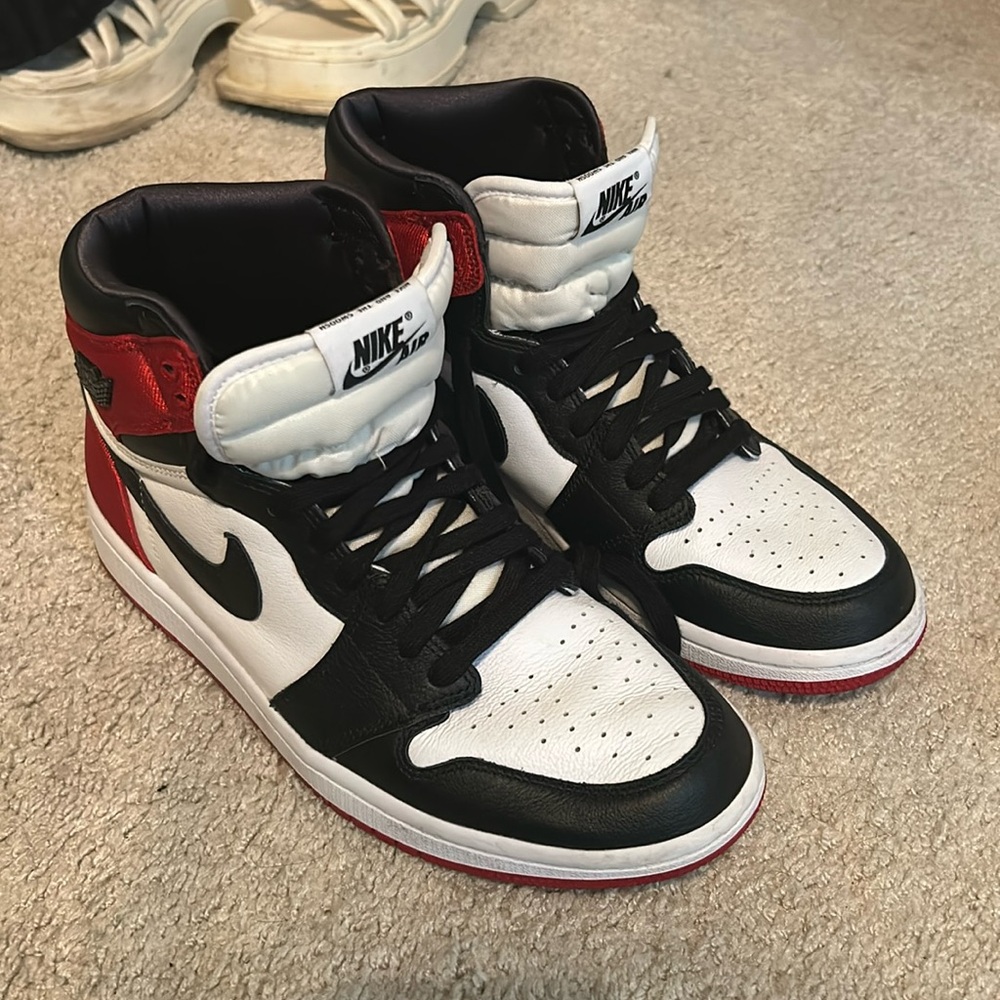 black satin toe nike air shoes